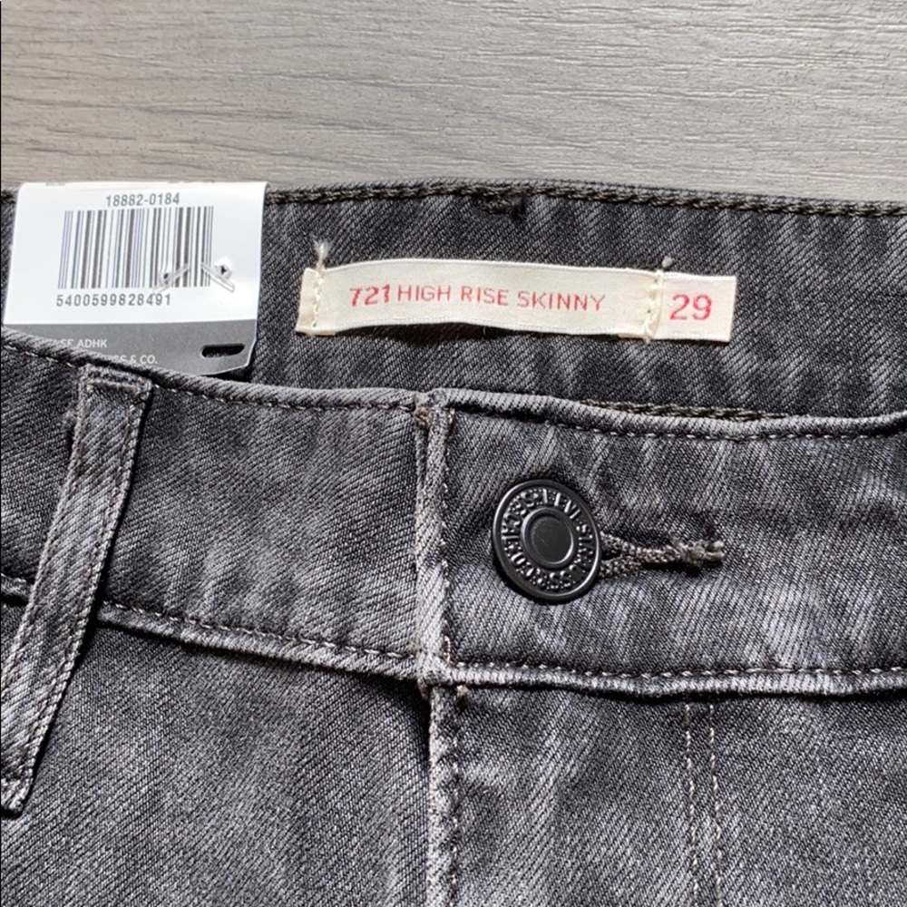 Levi’s 721 High Rise Skinny Black Jeans - Picture 2 of 7